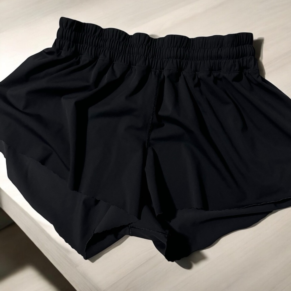 Lululemon hit it shorts